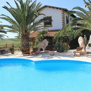 agriturismo-reggia-saracena.sicilyhotelsitaly.net/